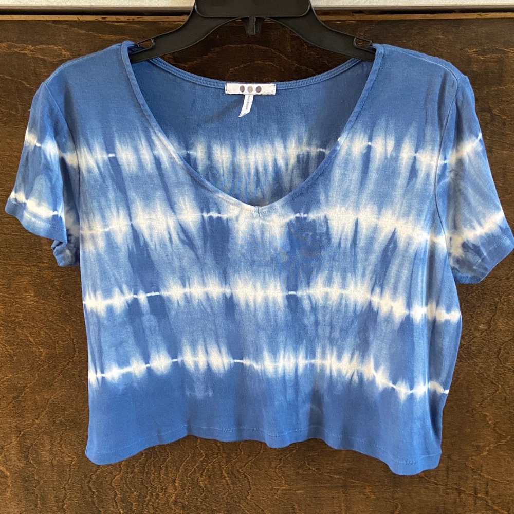Blue Sky Wash (Tie-Dye) V-Neck Boxy Crop Top, Sz S, Three Dots Brand